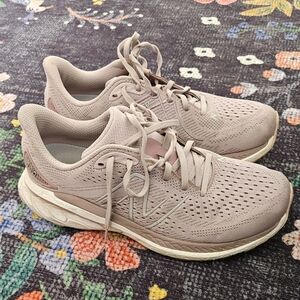 New Balance 860 v13 Wide Width